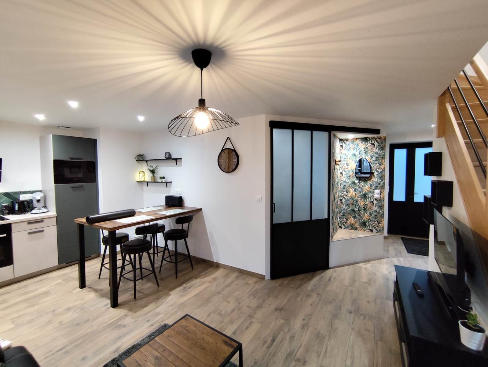 espace-cuisine-et-entree-2